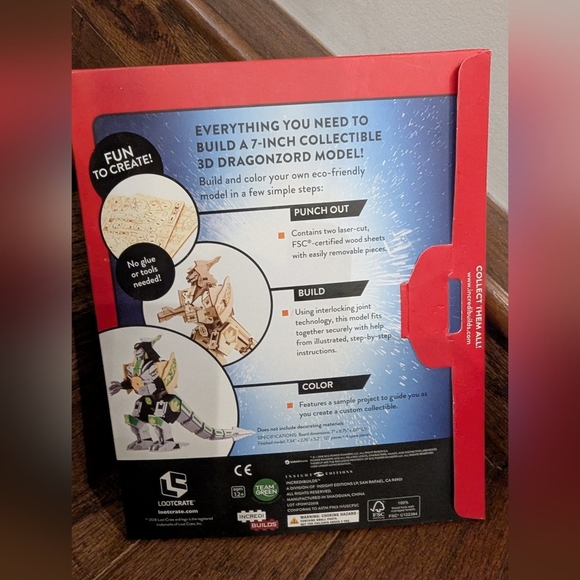 IncrediBuilds: Power Rangers: Dragonzord 3D Wood Model and Poster - Picture 3 of 12